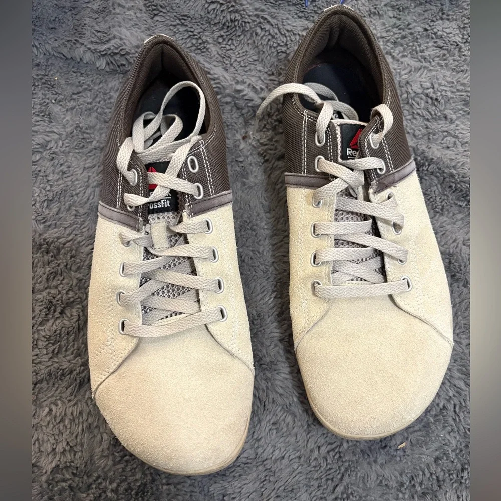 Men’s preowned Reebok Crossfit trainer/casual sneaker. Beige and grey. Size 11 - Picture 1 of 6